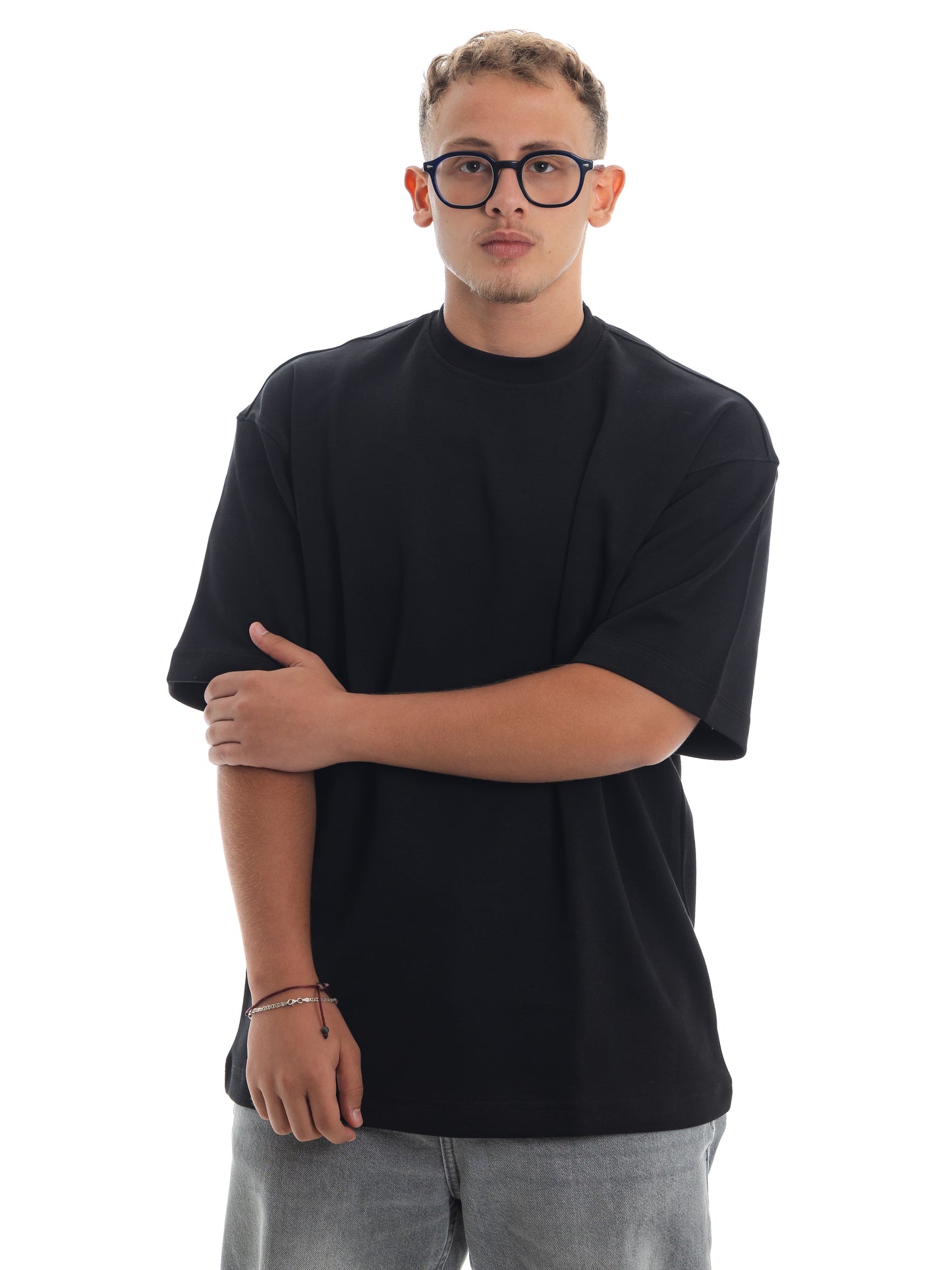 Basic black. Unisex Oversized Tee